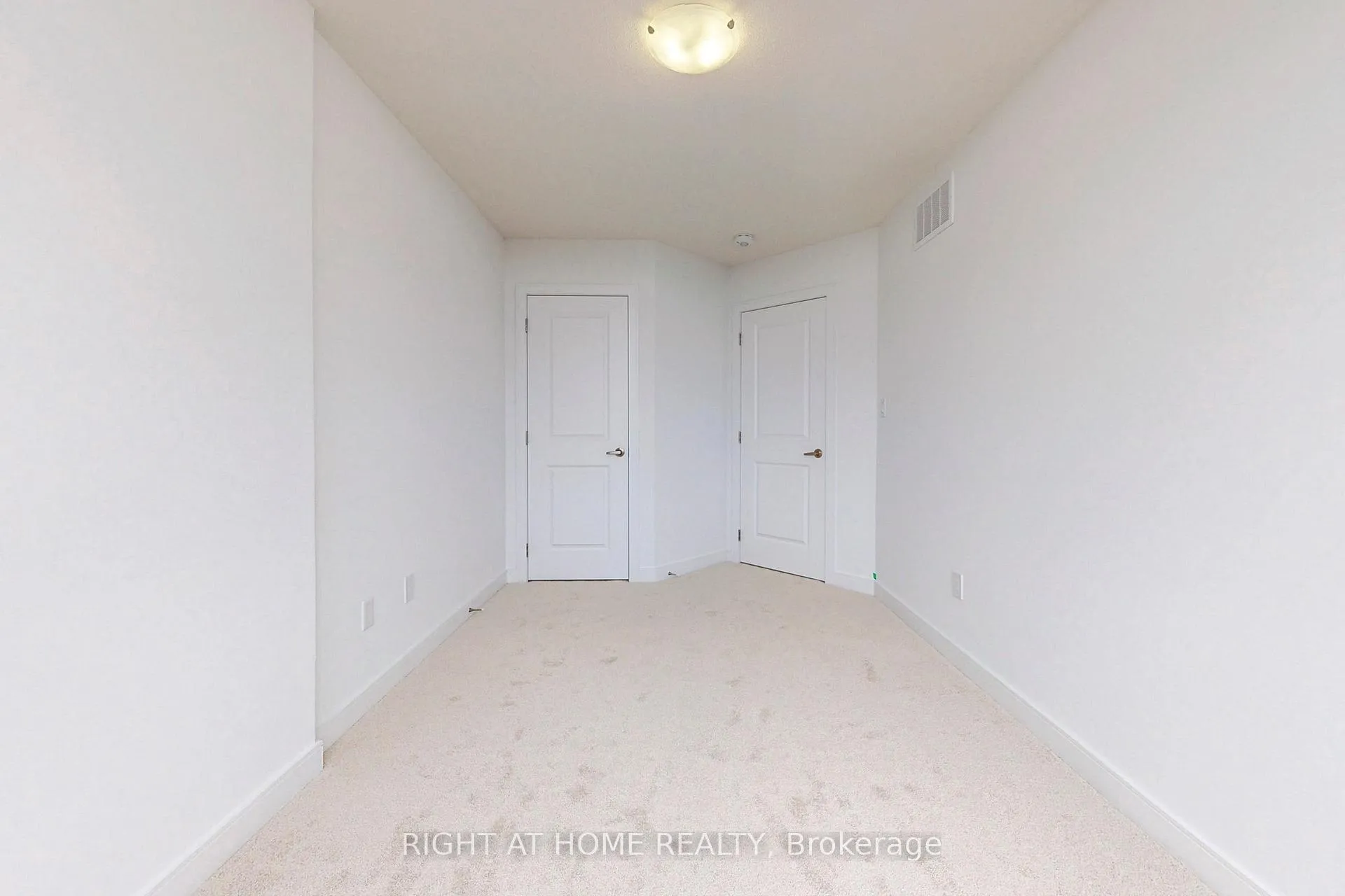 Photo 31 of 68 Blue Forest Crescent, Barrie, Innis-Shore — HOMEH