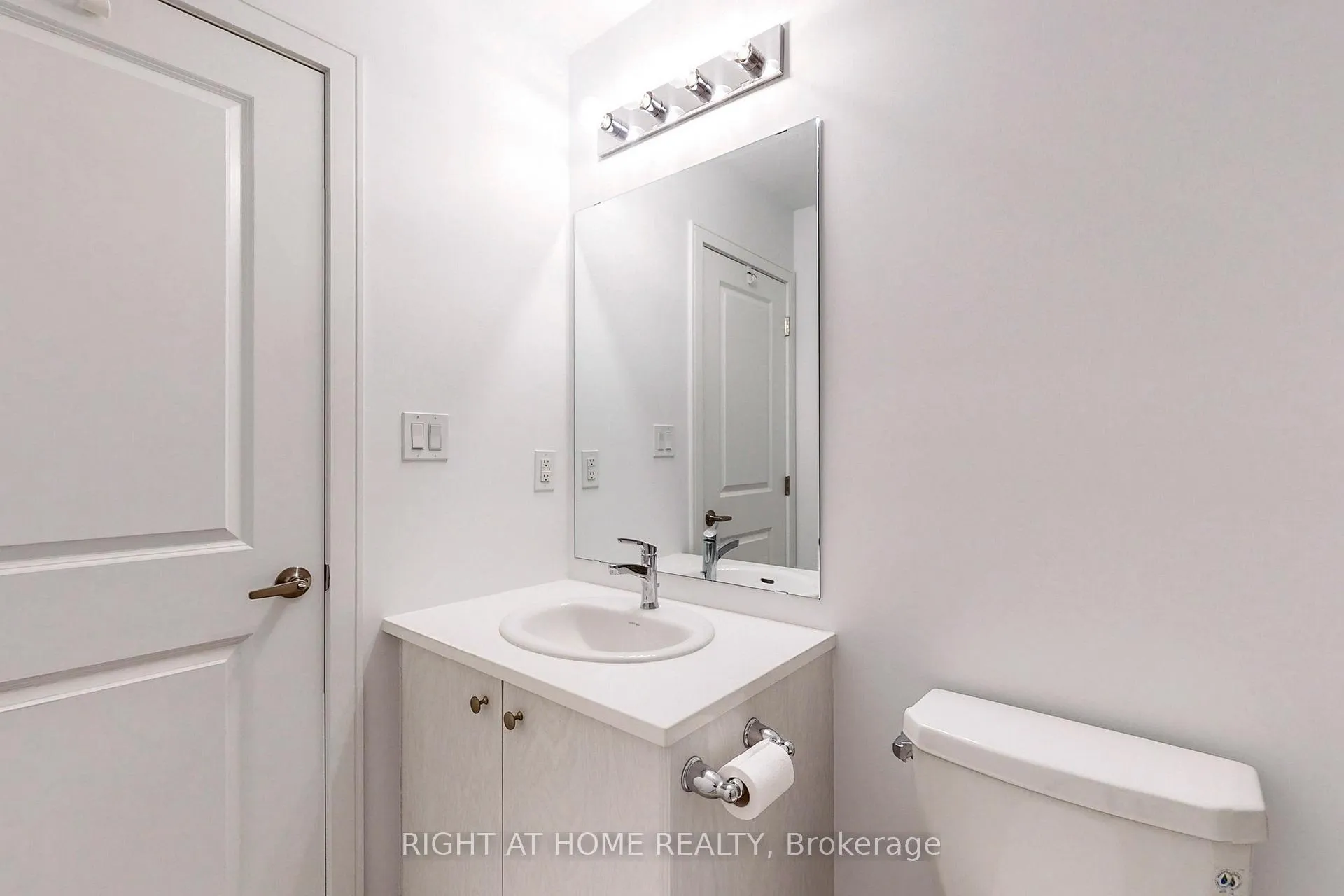 Photo 33 of 68 Blue Forest Crescent, Barrie, Innis-Shore — HOMEH