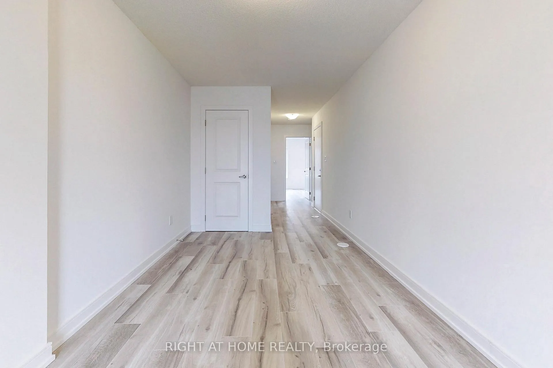 Photo 41 of 68 Blue Forest Crescent, Barrie, Innis-Shore — HOMEH