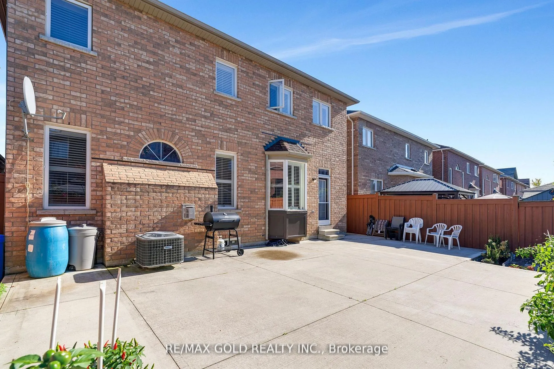 Photo 34 of 82 Amaranth Crescent, Brampton, Northwest Sandalwood Parkway — HOMEH