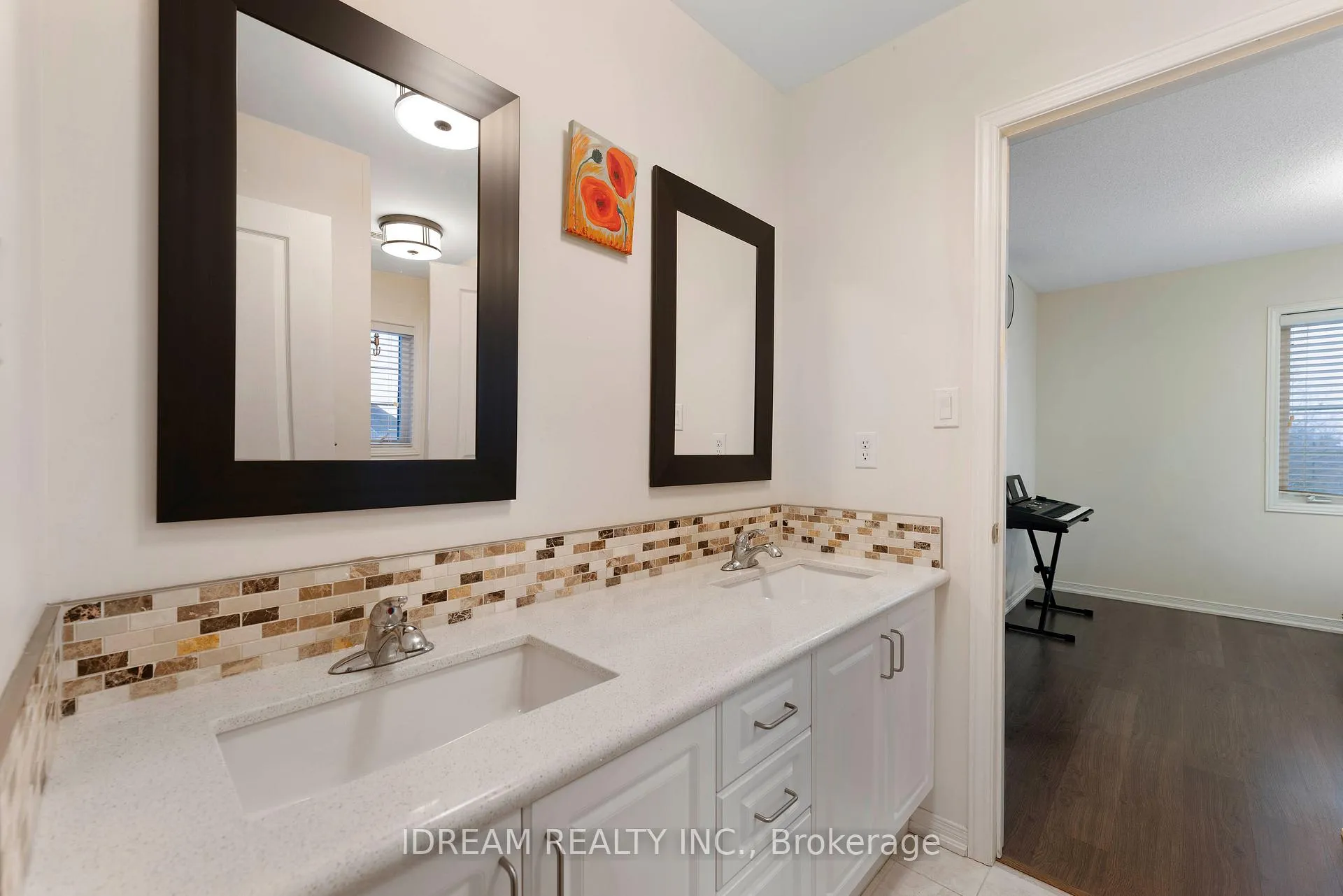 Photo 12 of 80 Fallmeadow Circle, Brampton, Credit Valley — HOMEH