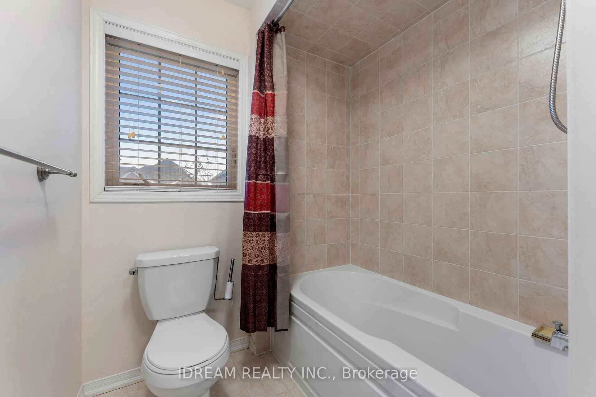 Photo 13 of 80 Fallmeadow Circle, Brampton, Credit Valley — HOMEH