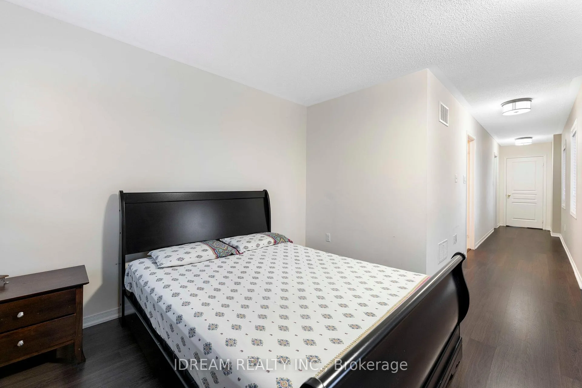 Photo 22 of 80 Fallmeadow Circle, Brampton, Credit Valley — HOMEH