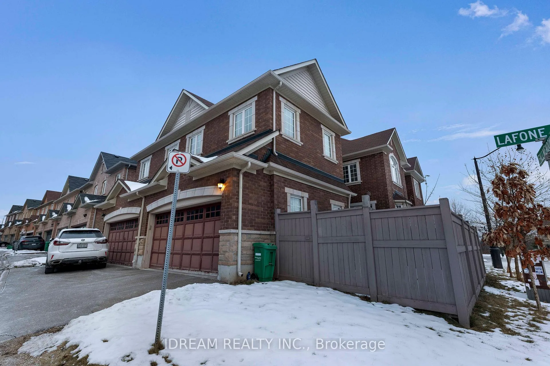 Photo 27 of 80 Fallmeadow Circle, Brampton, Credit Valley — HOMEH