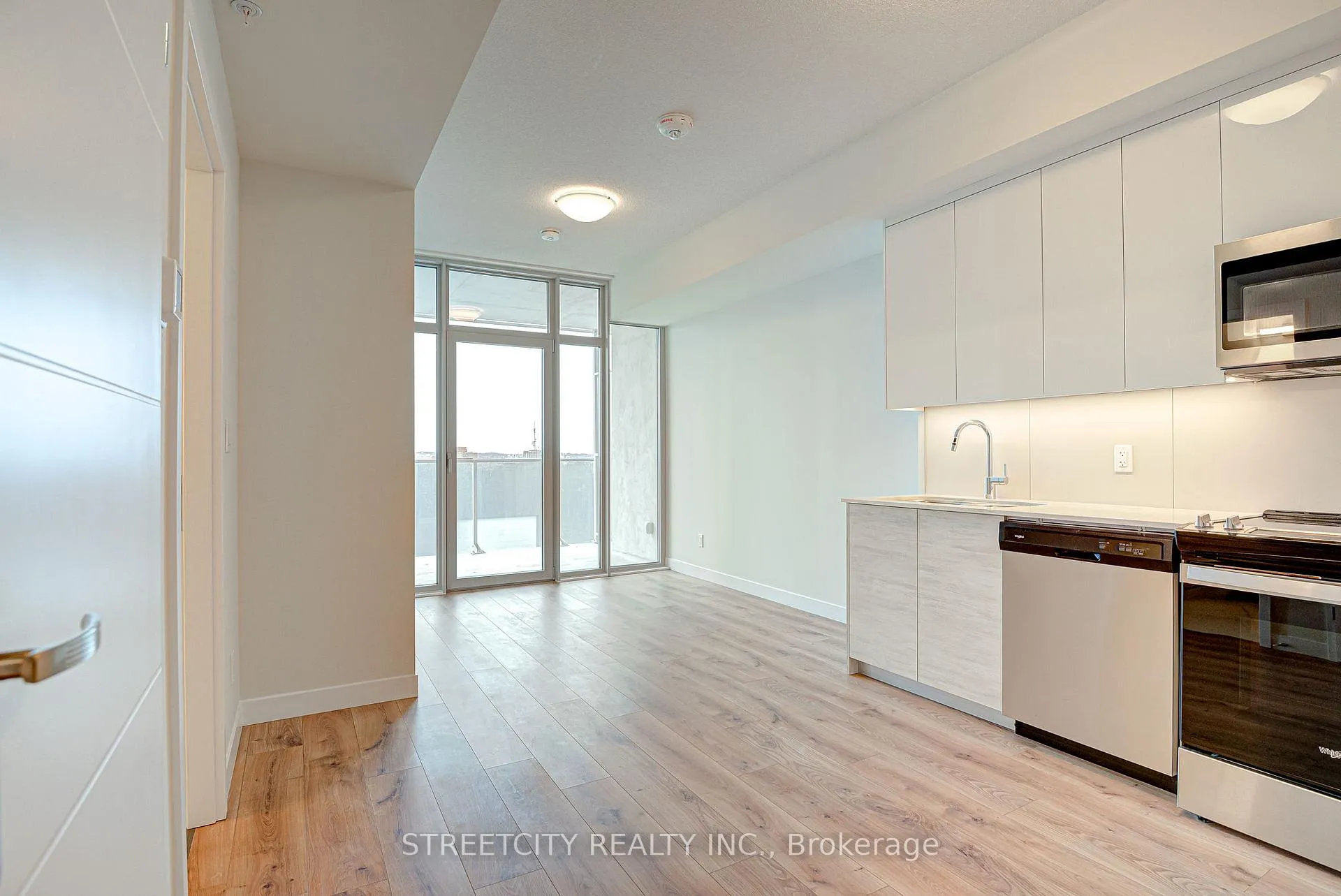 Photo 10 of Unit 1413, 60 Frederick Street N, Kitchener, City Commercial Core — HOMEH
