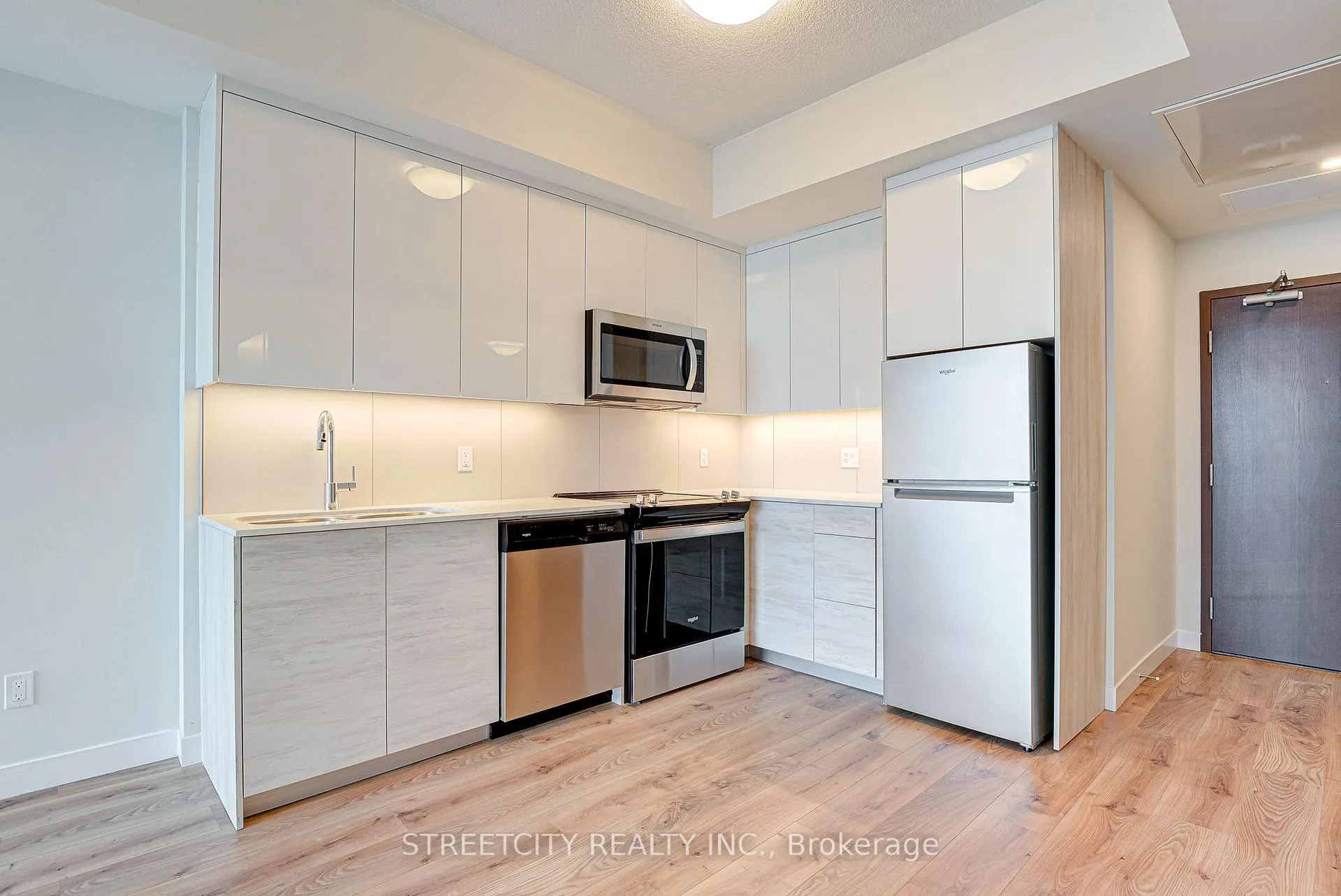 Photo 11 of Unit 1413, 60 Frederick Street N, Kitchener, City Commercial Core — HOMEH
