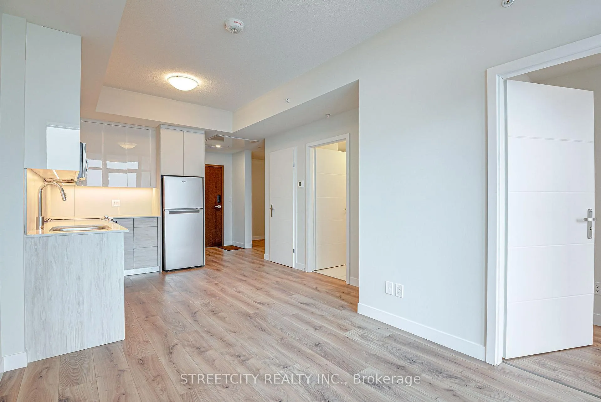 Photo 15 of Unit 1413, 60 Frederick Street N, Kitchener, City Commercial Core — HOMEH