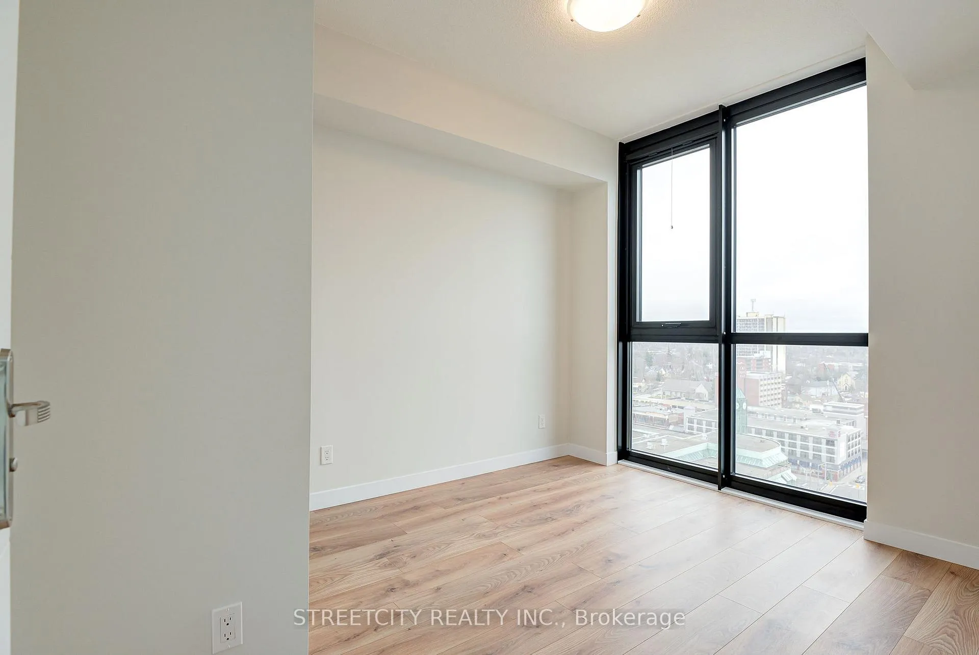 Photo 17 of Unit 1413, 60 Frederick Street N, Kitchener, City Commercial Core — HOMEH