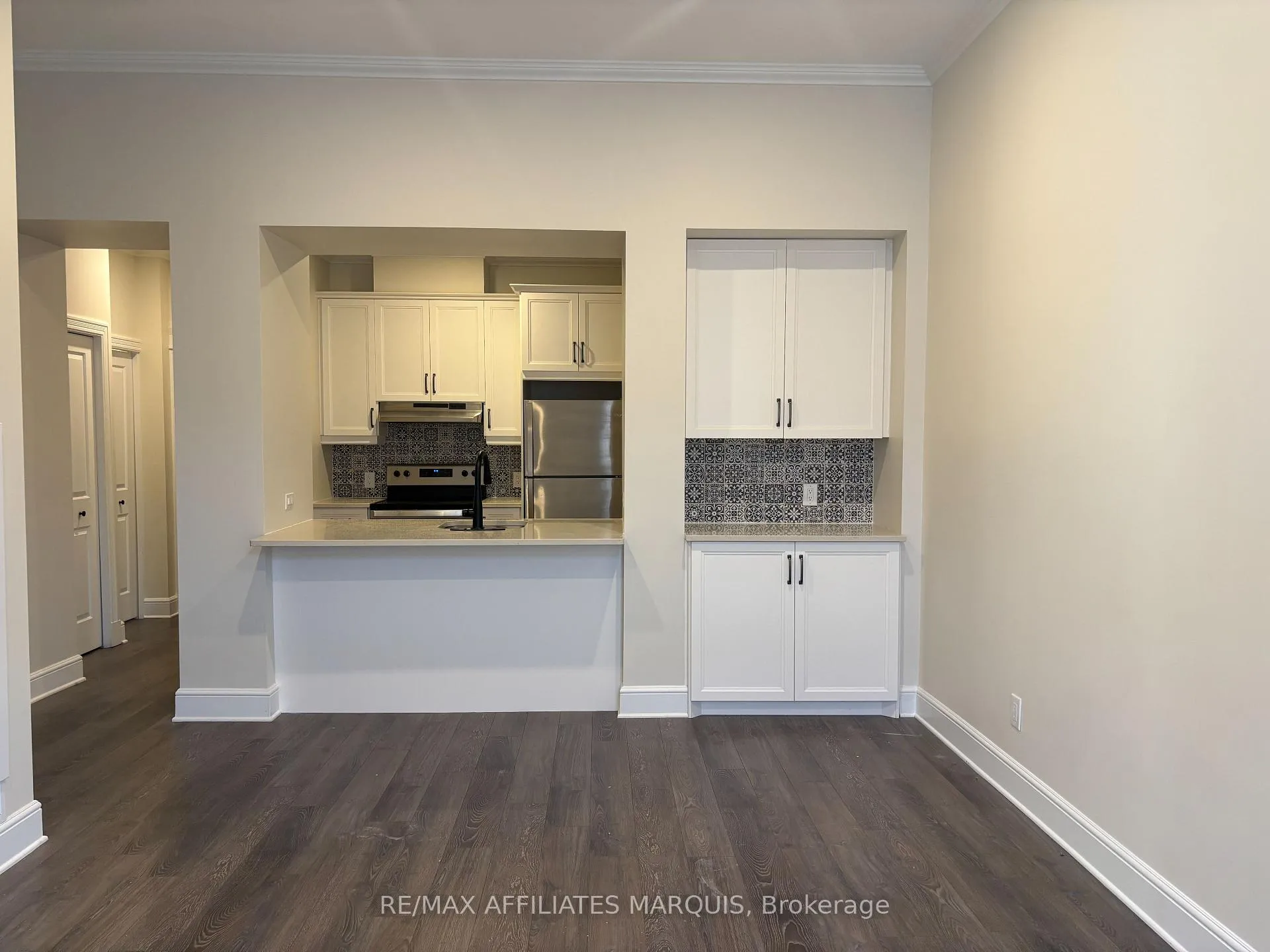 Front of Unit 105, 20 Beckwith Street N