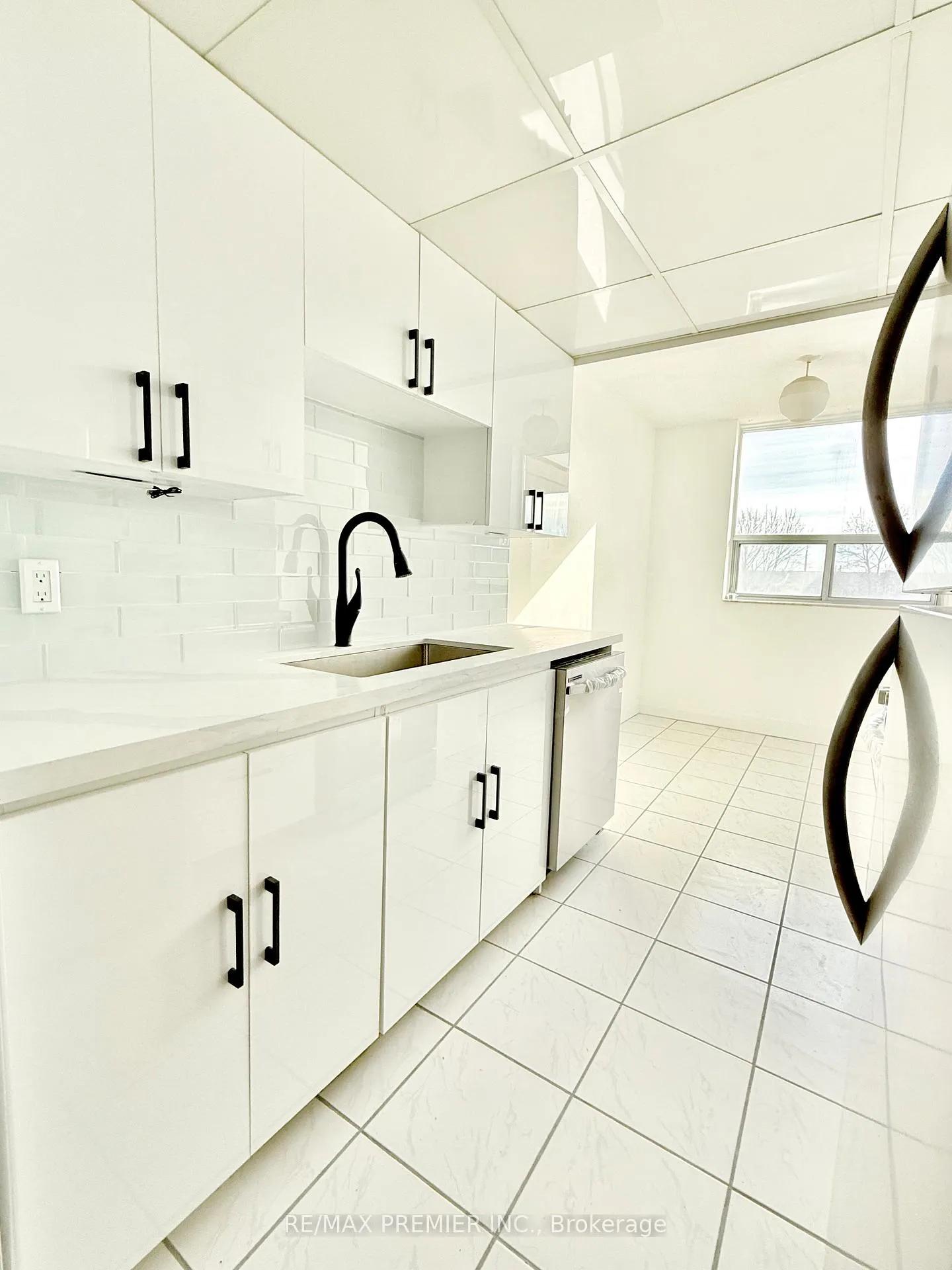 Photo 5 of Unit 312, 3 Lisa Street, Brampton, Queen Street Corridor — HOMEH