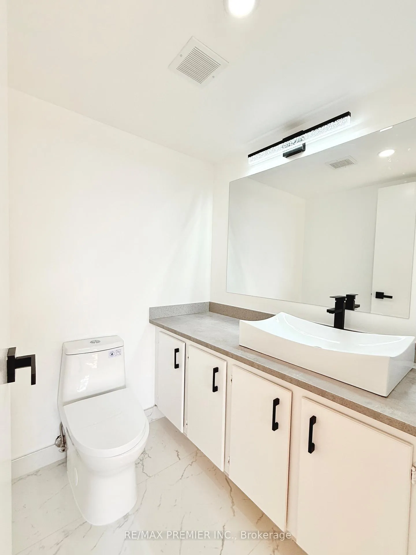 Photo 9 of Unit 312, 3 Lisa Street, Brampton, Queen Street Corridor — HOMEH