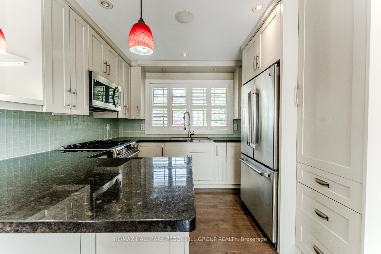 Photo 4 of Unit Upper, 385 Edgehill Drive, Barrie, Edgehill Drive — HOMEH