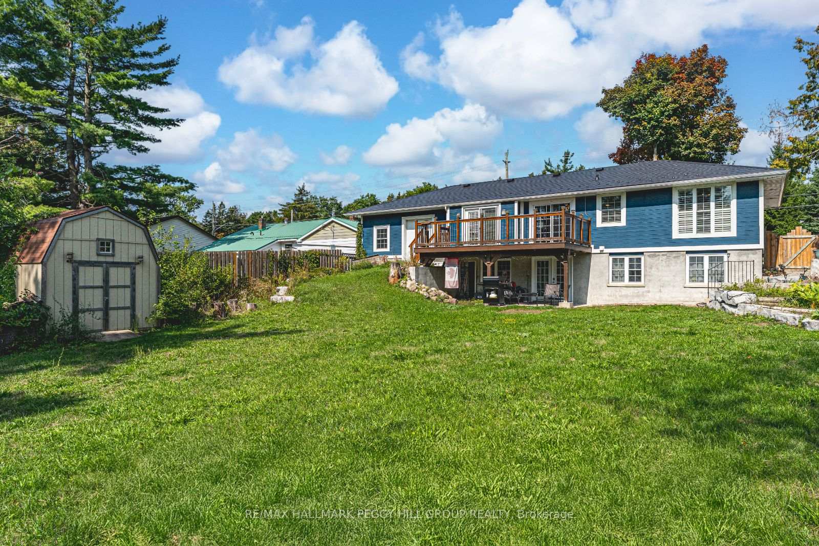 Photo 11 of Unit Upper, 385 Edgehill Drive, Barrie, Edgehill Drive — HOMEH