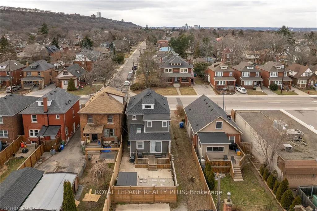 Photo 4 of Unit Main, 153 Ottawa Street S, Hamilton, Delta — HOMEH