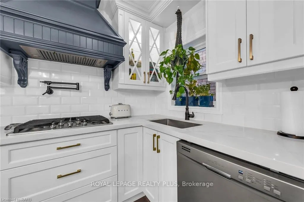 Photo 10 of Unit Main, 153 Ottawa Street S, Hamilton, Delta — HOMEH