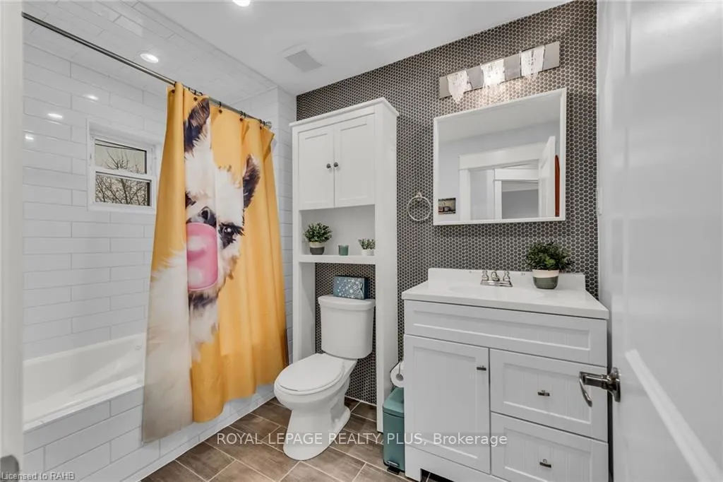 Photo 30 of Unit Main, 153 Ottawa Street S, Hamilton, Delta — HOMEH