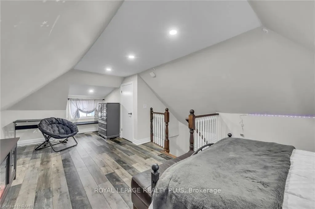 Photo 32 of Unit Main, 153 Ottawa Street S, Hamilton, Delta — HOMEH