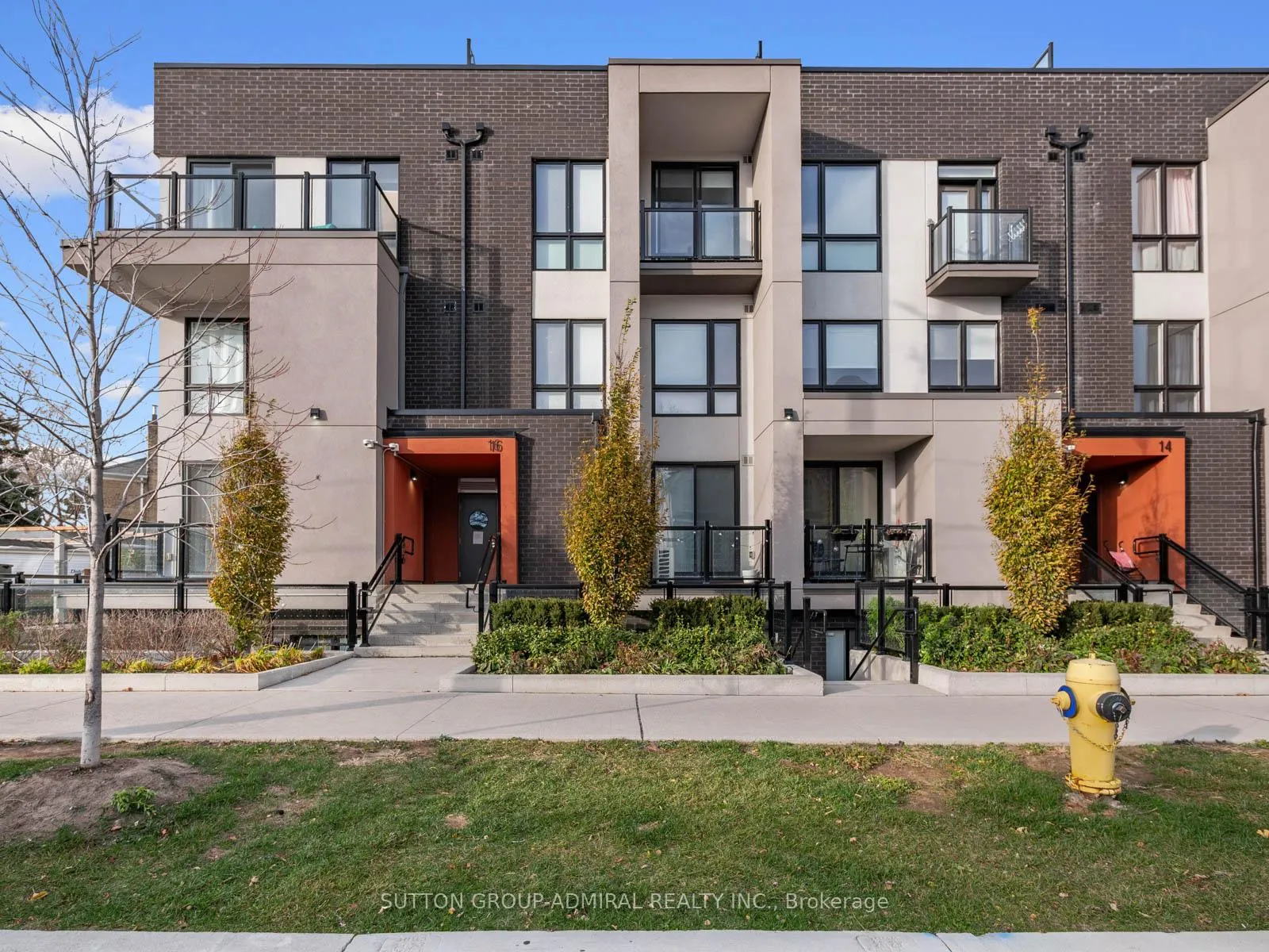 Front of Unit 3, 16 Marquette Avenue