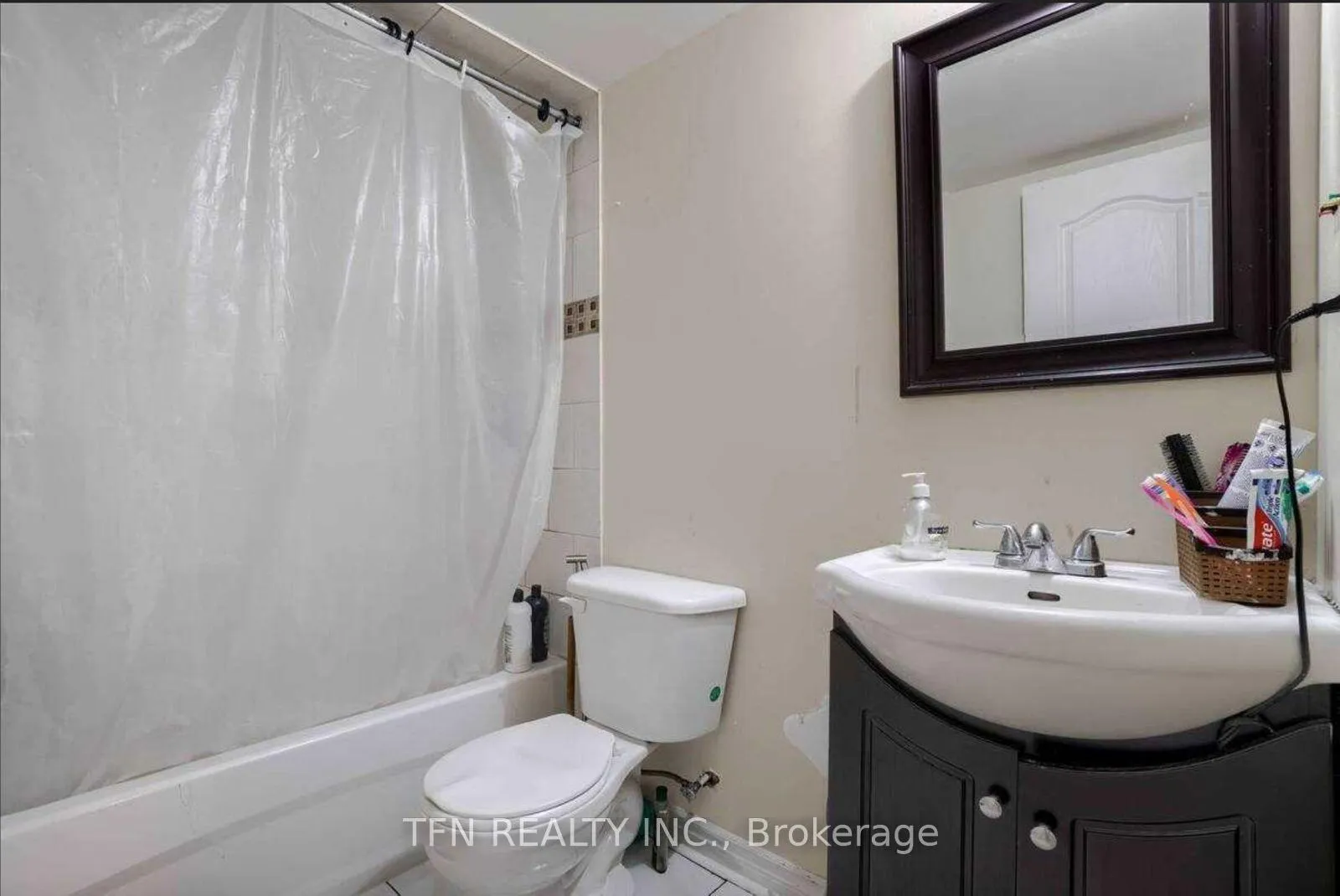 Photo 3 of 41 Calm water Crescent, Brampton, Madoc — HOMEH