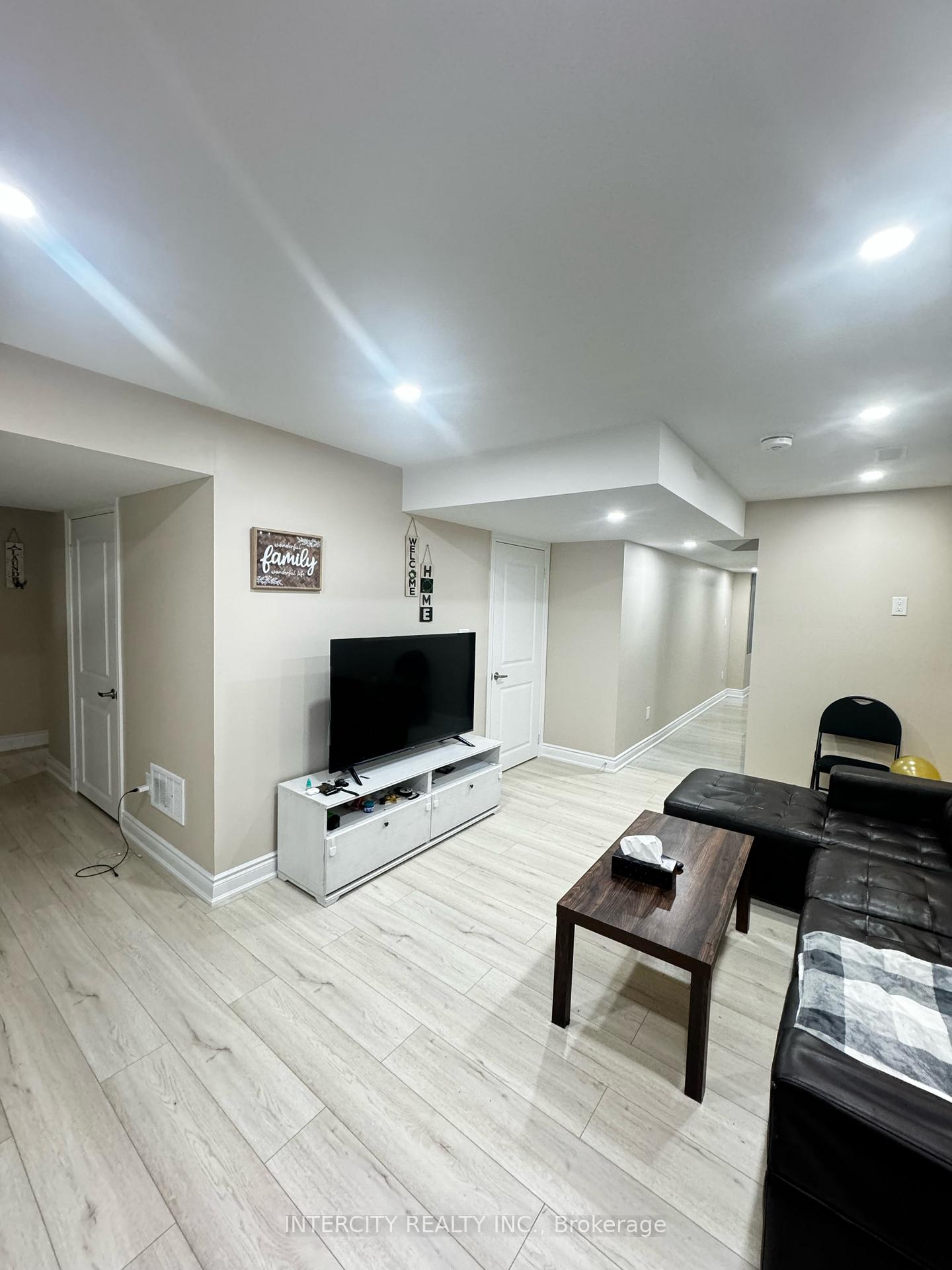 Photo 5 of 19 Eberly Woods Drive, Caledon, Rural Caledon — HOMEH