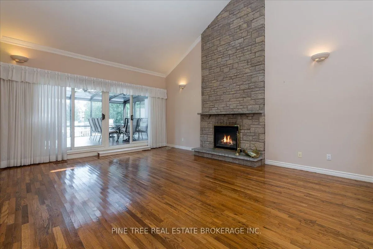 Photo 9 of 57 Lake Avenue, Ramara, Brechin — HOMEH