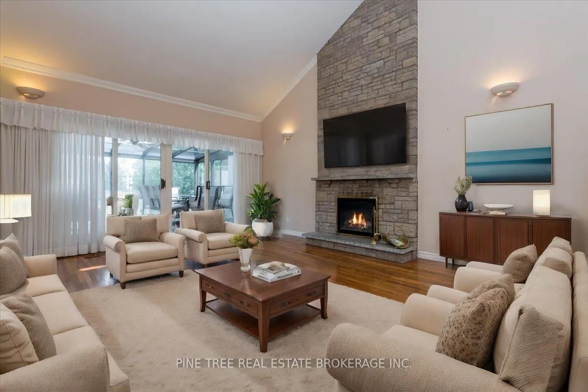 Photo 10 of 57 Lake Avenue, Ramara, Brechin — HOMEH