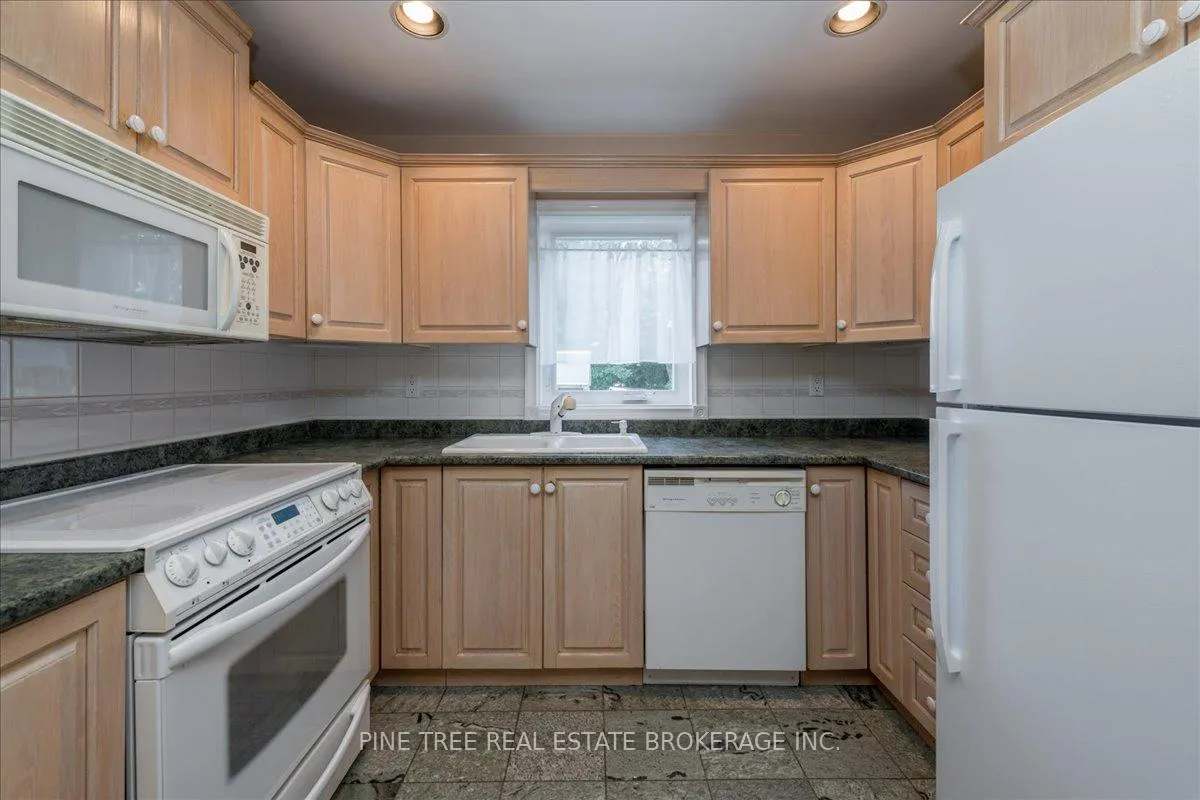 Photo 18 of 57 Lake Avenue, Ramara, Brechin — HOMEH