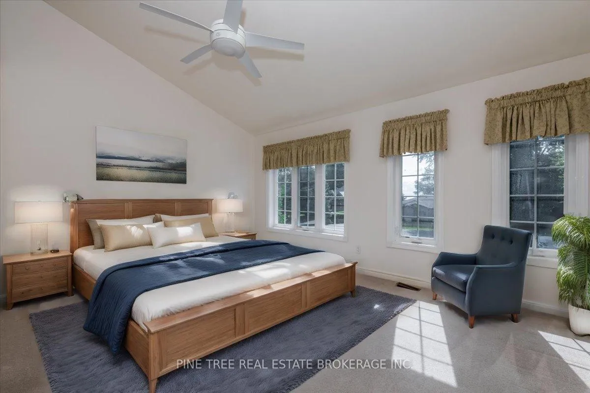 Photo 23 of 57 Lake Avenue, Ramara, Brechin — HOMEH
