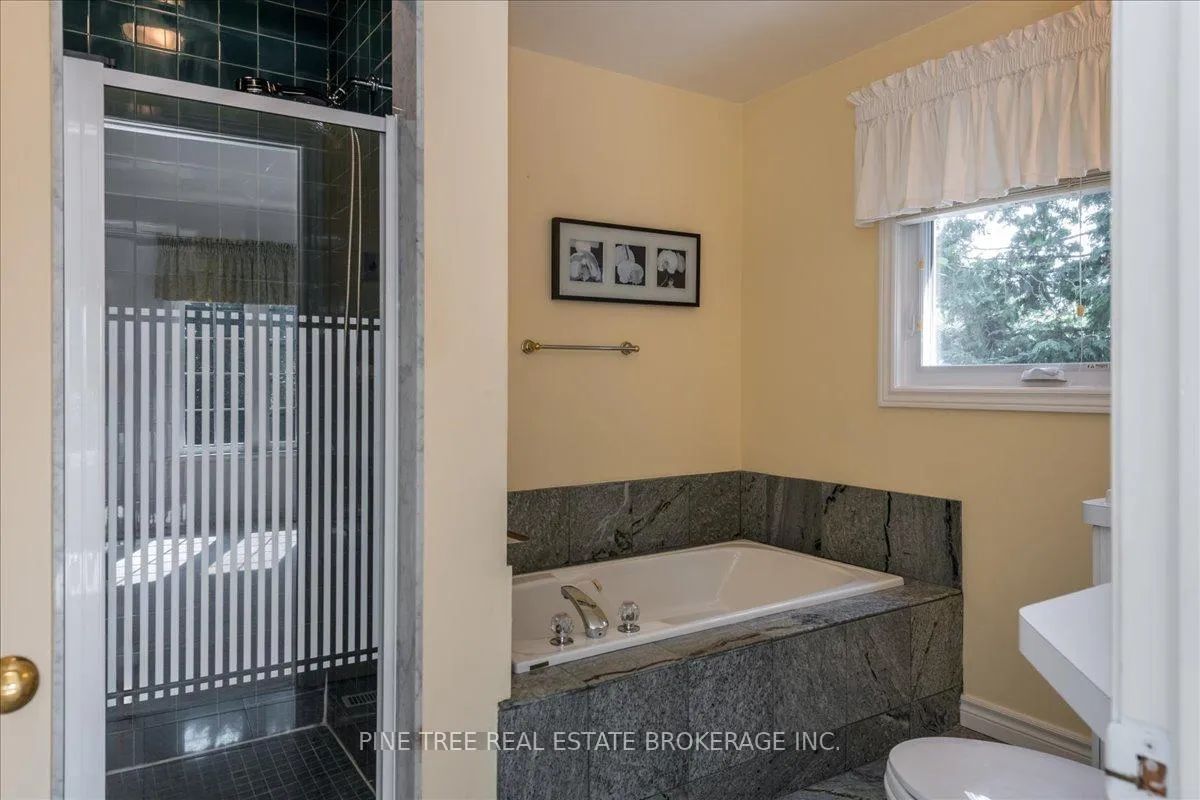 Photo 24 of 57 Lake Avenue, Ramara, Brechin — HOMEH