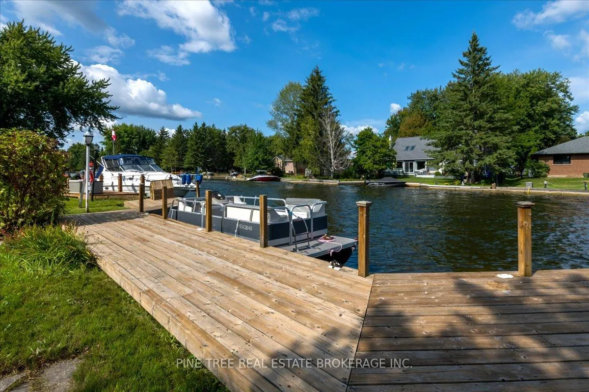 Photo 37 of 57 Lake Avenue, Ramara, Brechin — HOMEH
