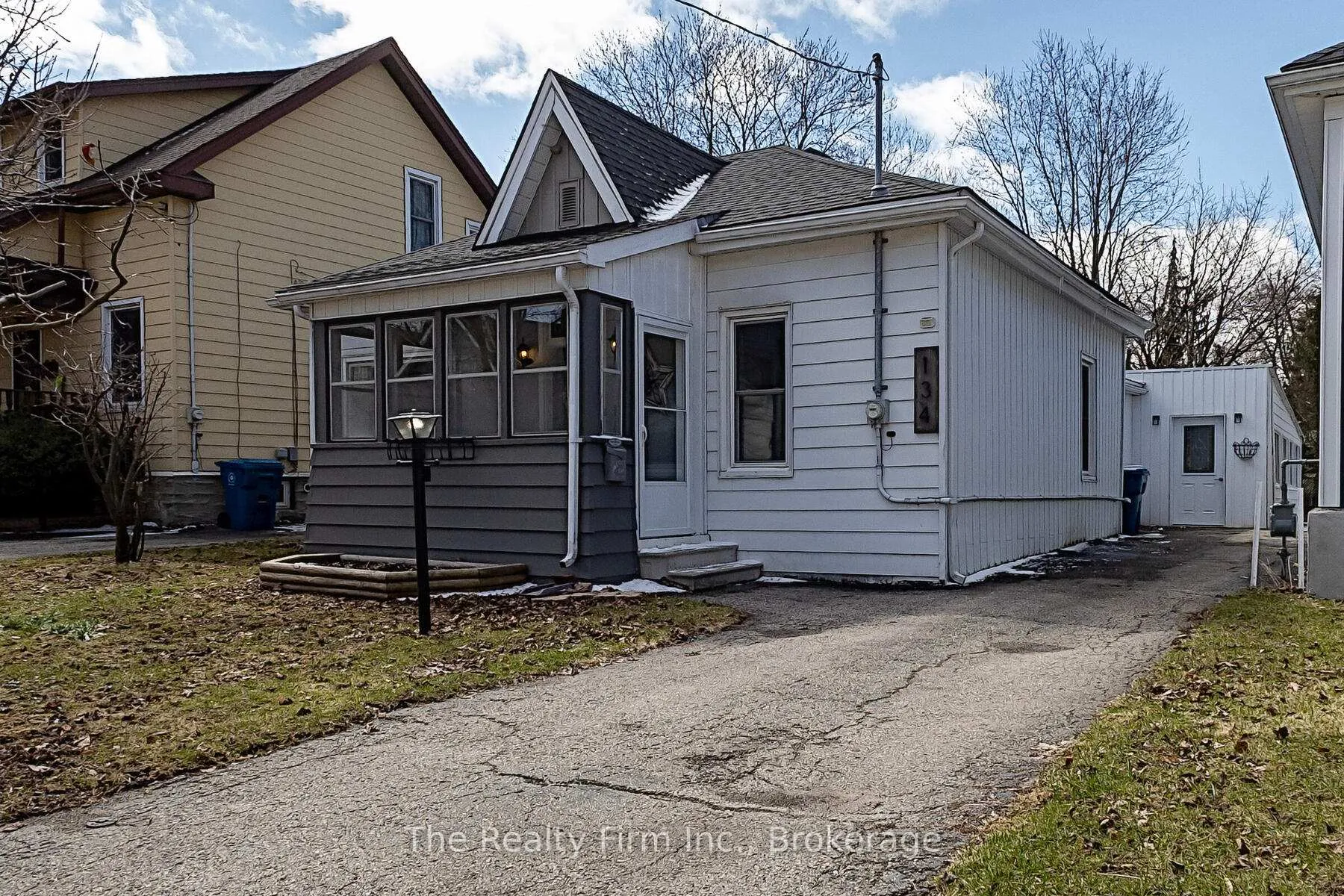 Front of 134 Well Street