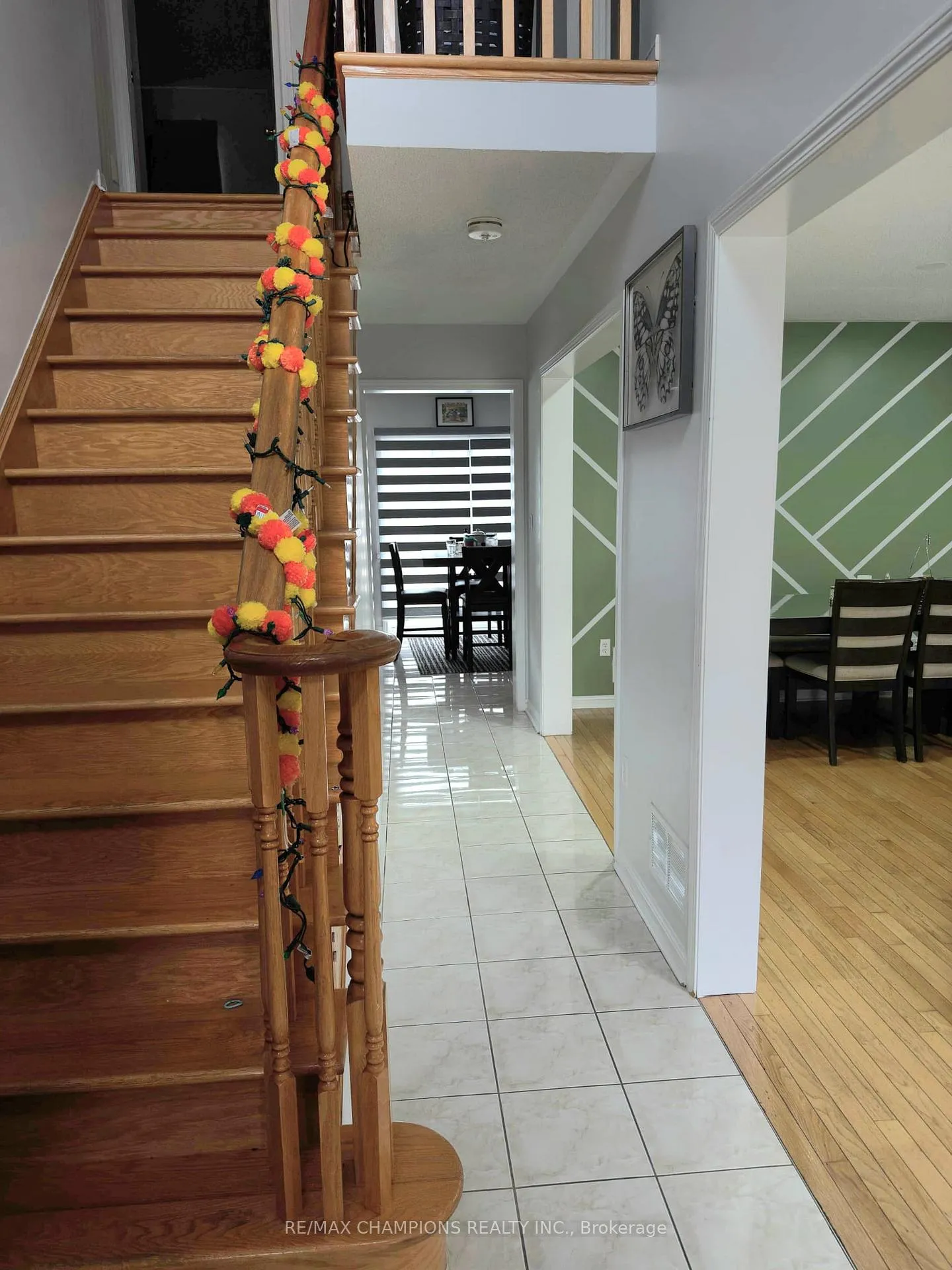 Photo 2 of 403 Brisdale Drive, Brampton, Fletcher's Meadow — HOMEH