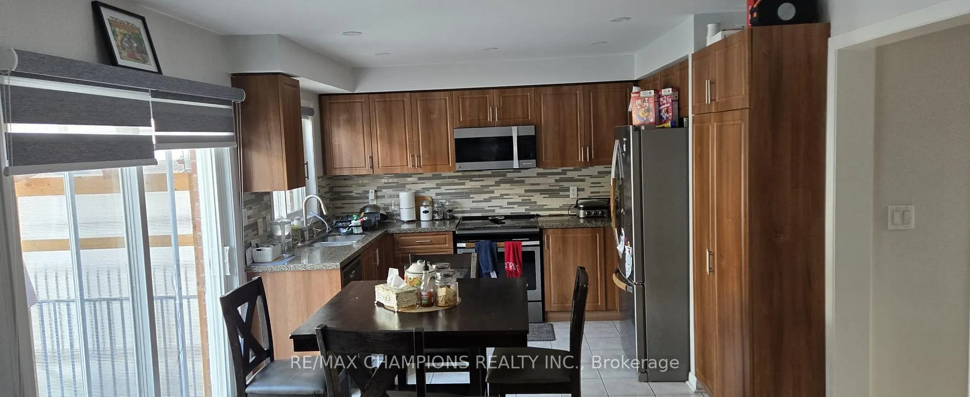 Photo 8 of 403 Brisdale Drive, Brampton, Fletcher's Meadow — HOMEH