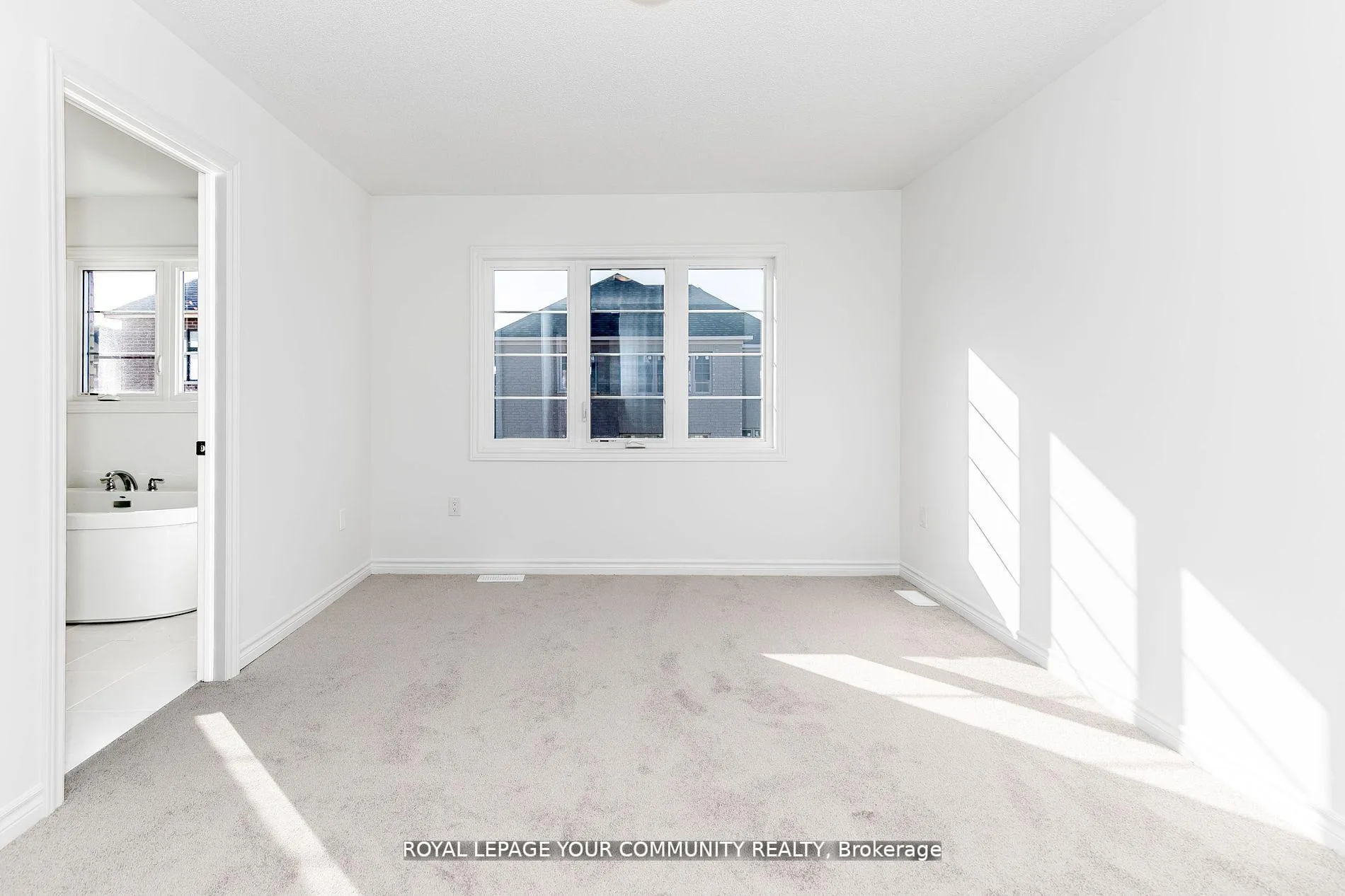 Photo 31 of 21 Daffodil Road, Springwater, Midhurst — HOMEH