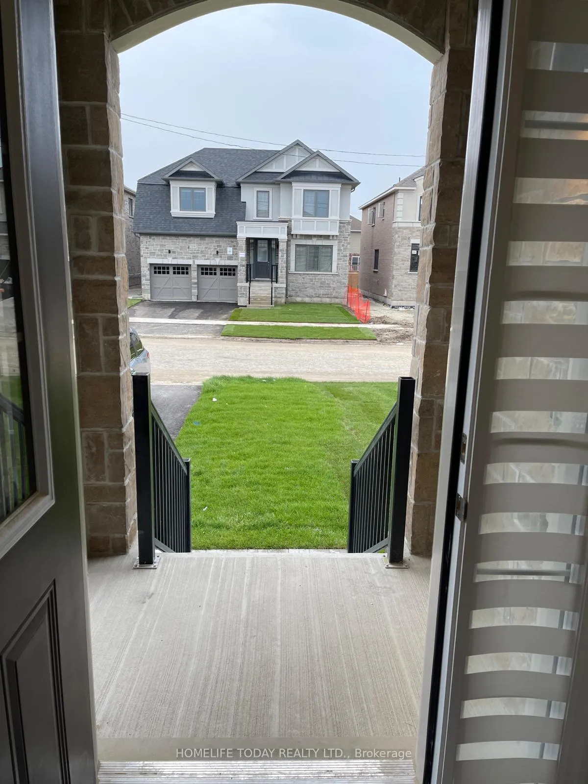 Photo 3 of 219 Warden Street, Clearview, Stayner — HOMEH