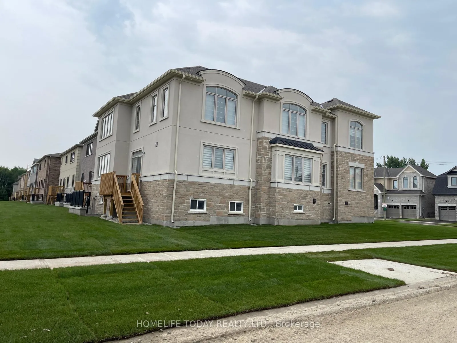 Photo 40 of 219 Warden Street, Clearview, Stayner — HOMEH