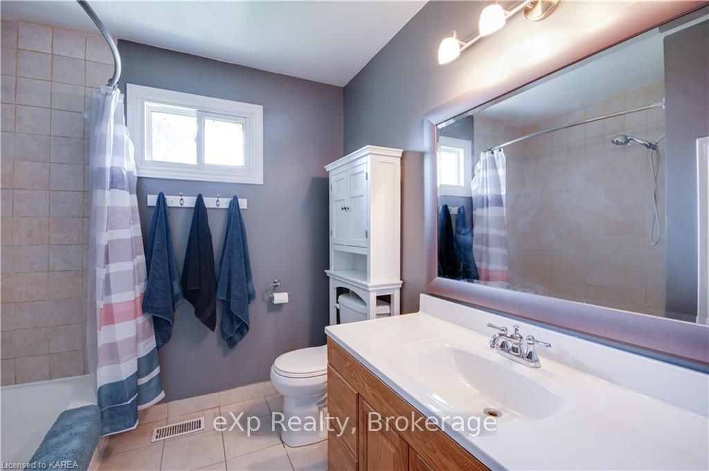 Photo 20 of 324 Arthur Street, Gananoque — HOMEH