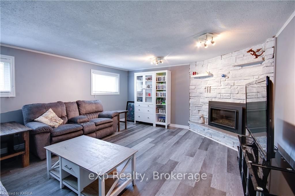 Photo 22 of 324 Arthur Street, Gananoque — HOMEH
