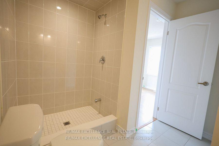Photo 18 of 111 Senay Circle, Clarington, Courtice — HOMEH