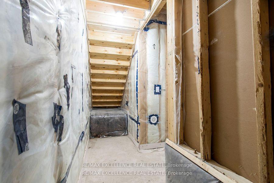Photo 31 of 111 Senay Circle, Clarington, Courtice — HOMEH