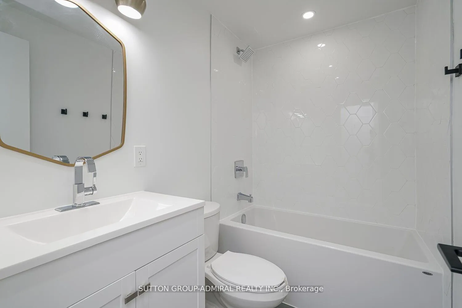 Photo 20 of Unit PH05, 150 Neptune Drive, Toronto, Englemount-Lawrence — HOMEH