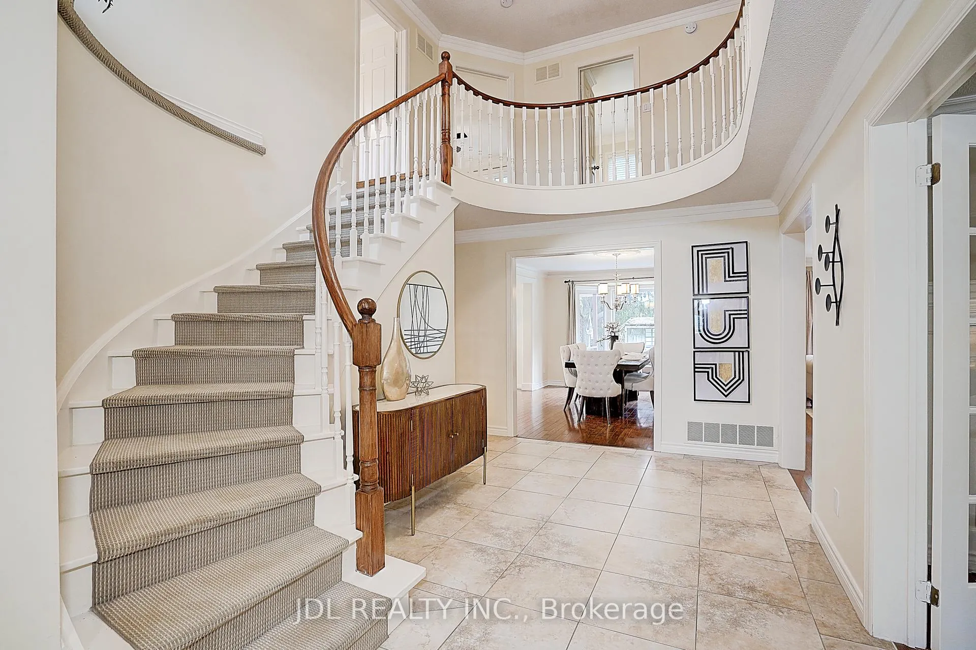 Photo 4 of 113 Aitken Circle W, Markham, Unionville — HOMEH