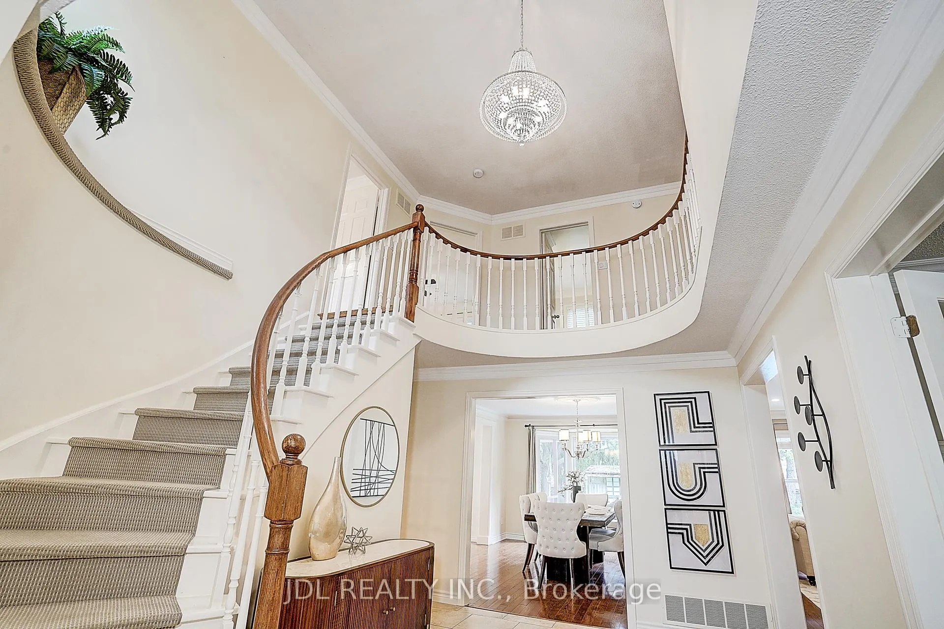 Photo 5 of 113 Aitken Circle W, Markham, Unionville — HOMEH