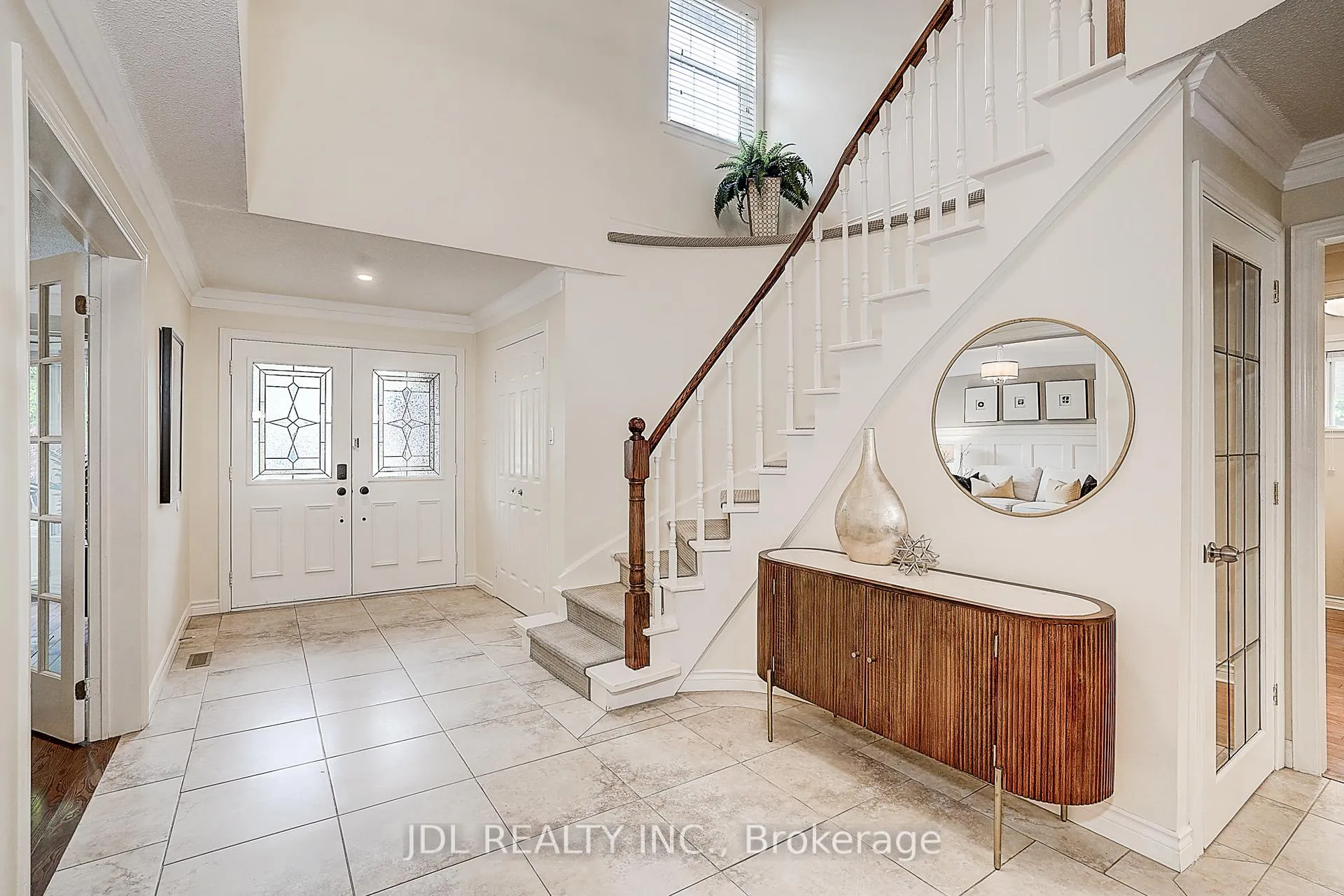 Photo 6 of 113 Aitken Circle W, Markham, Unionville — HOMEH