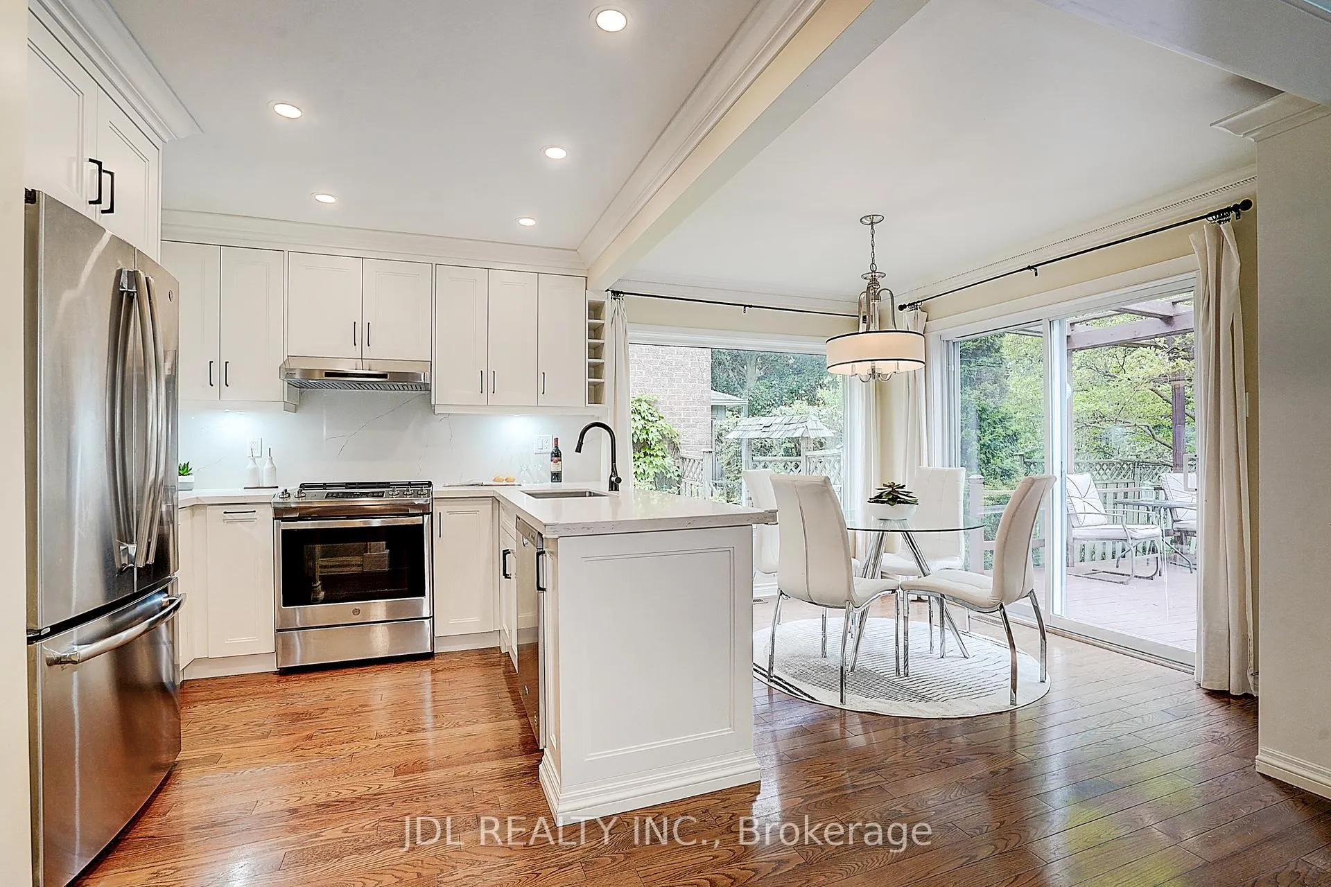 Photo 13 of 113 Aitken Circle W, Markham, Unionville — HOMEH