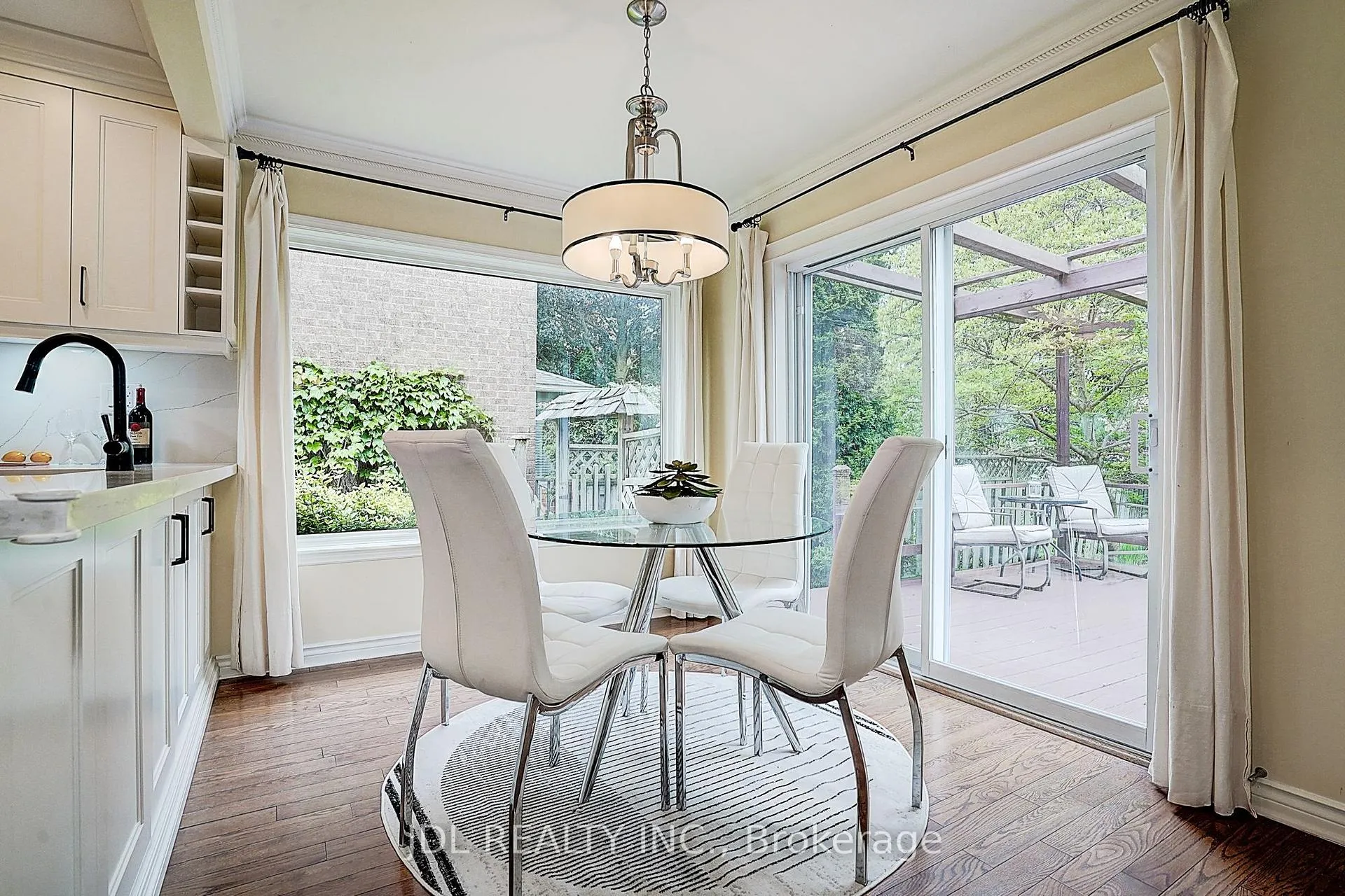 Photo 16 of 113 Aitken Circle W, Markham, Unionville — HOMEH