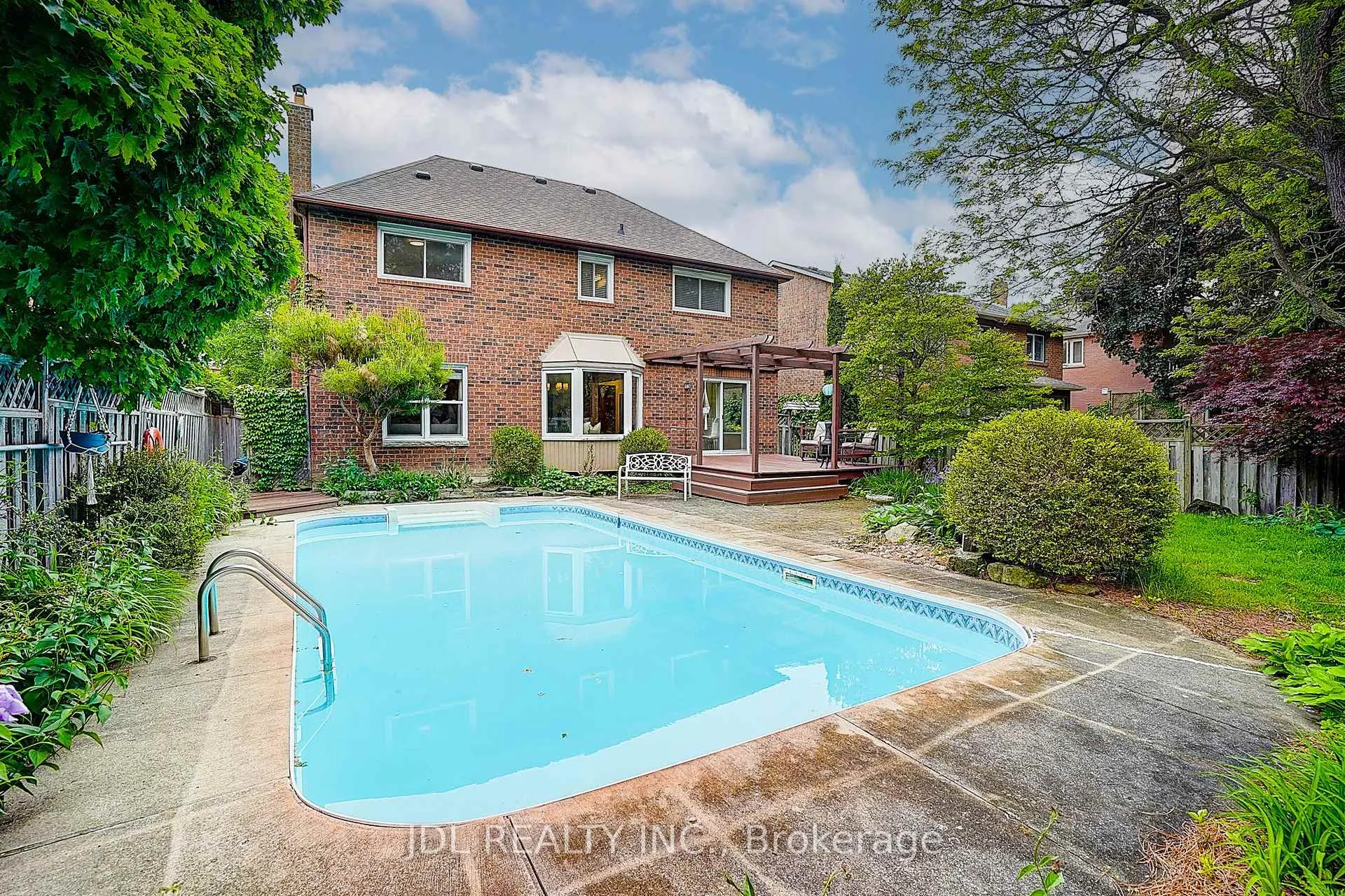 Photo 40 of 113 Aitken Circle W, Markham, Unionville — HOMEH