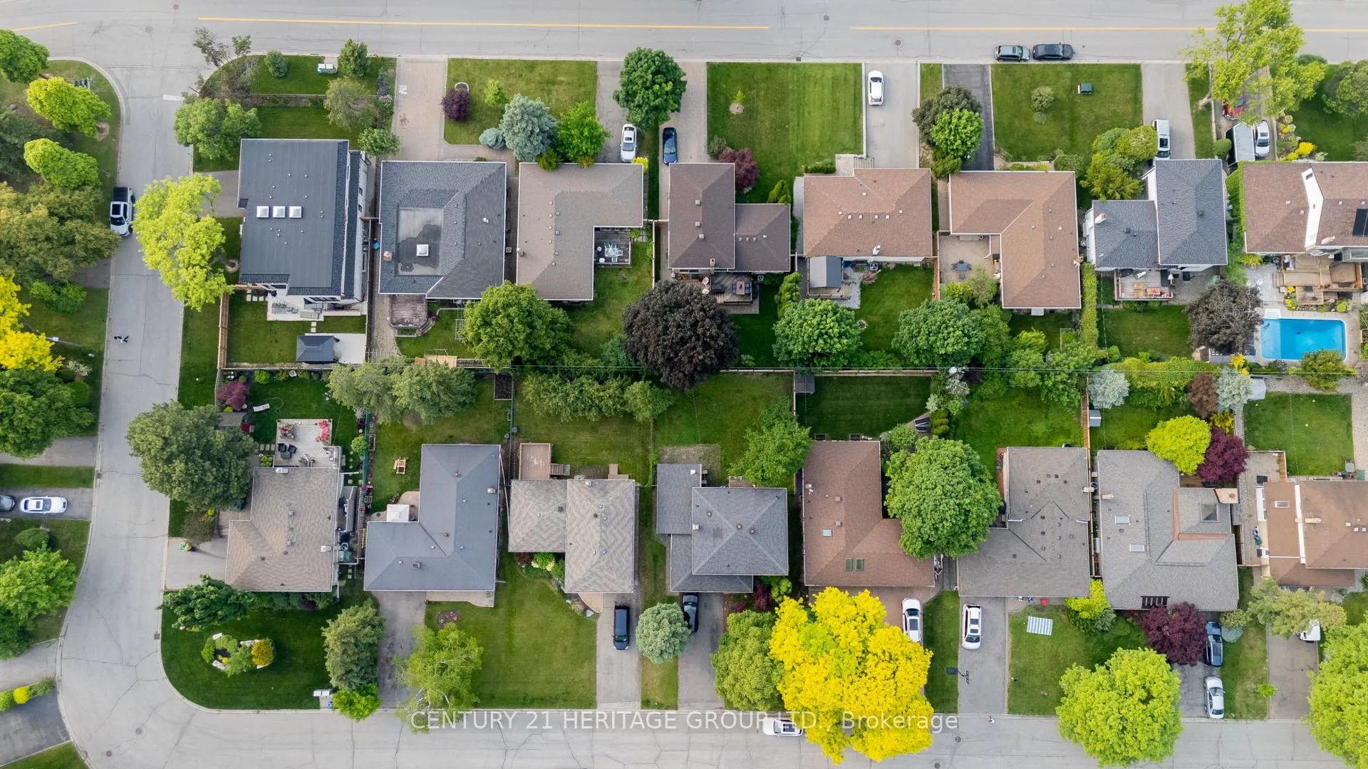 Photo 3 of Unit MAIN, 24 Donalbain Crescent, Markham, Royal Orchard — HOMEH