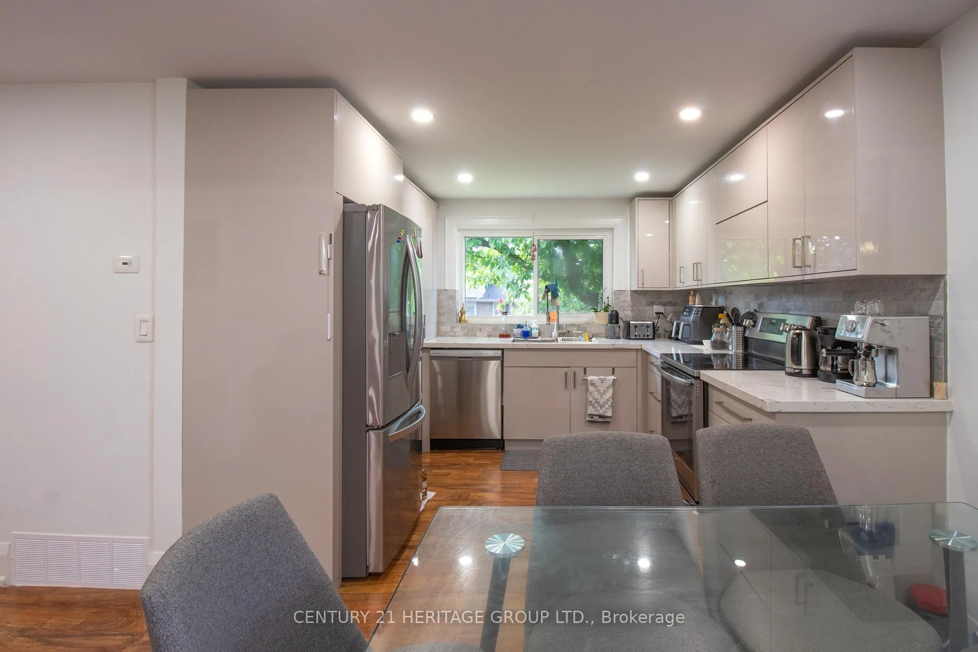 Photo 6 of Unit MAIN, 24 Donalbain Crescent, Markham, Royal Orchard — HOMEH