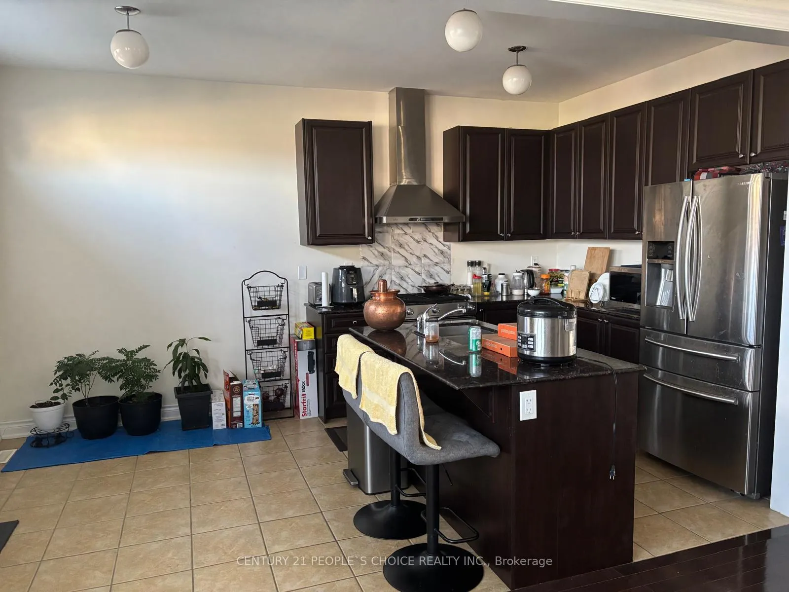 Photo 5 of 105 Algoma Drive N, Vaughan, Kleinburg — HOMEH